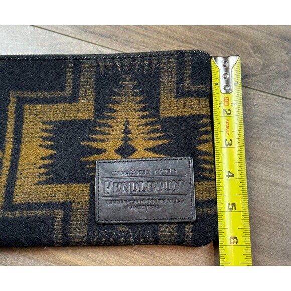 Pendleton Woolen Mills Clutch Grommet Zippered Bag Wristlet Aztec - Picture 4 of 5